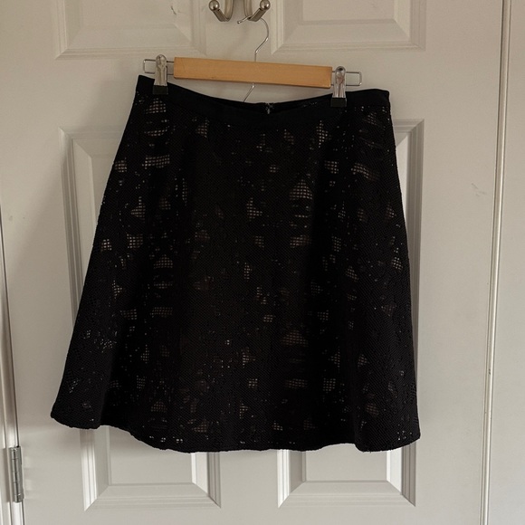 Ann Taylor Black Lace Flounce Skirt Size 8 - Picture 2 of 8